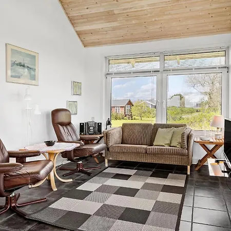 Front In With Wifi Holiday home